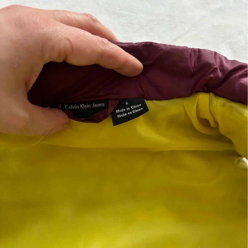 Calvin Klein Jeans Kid’s Vest Burgundy Yellow Sleeveless Unisex Puffer Size T6